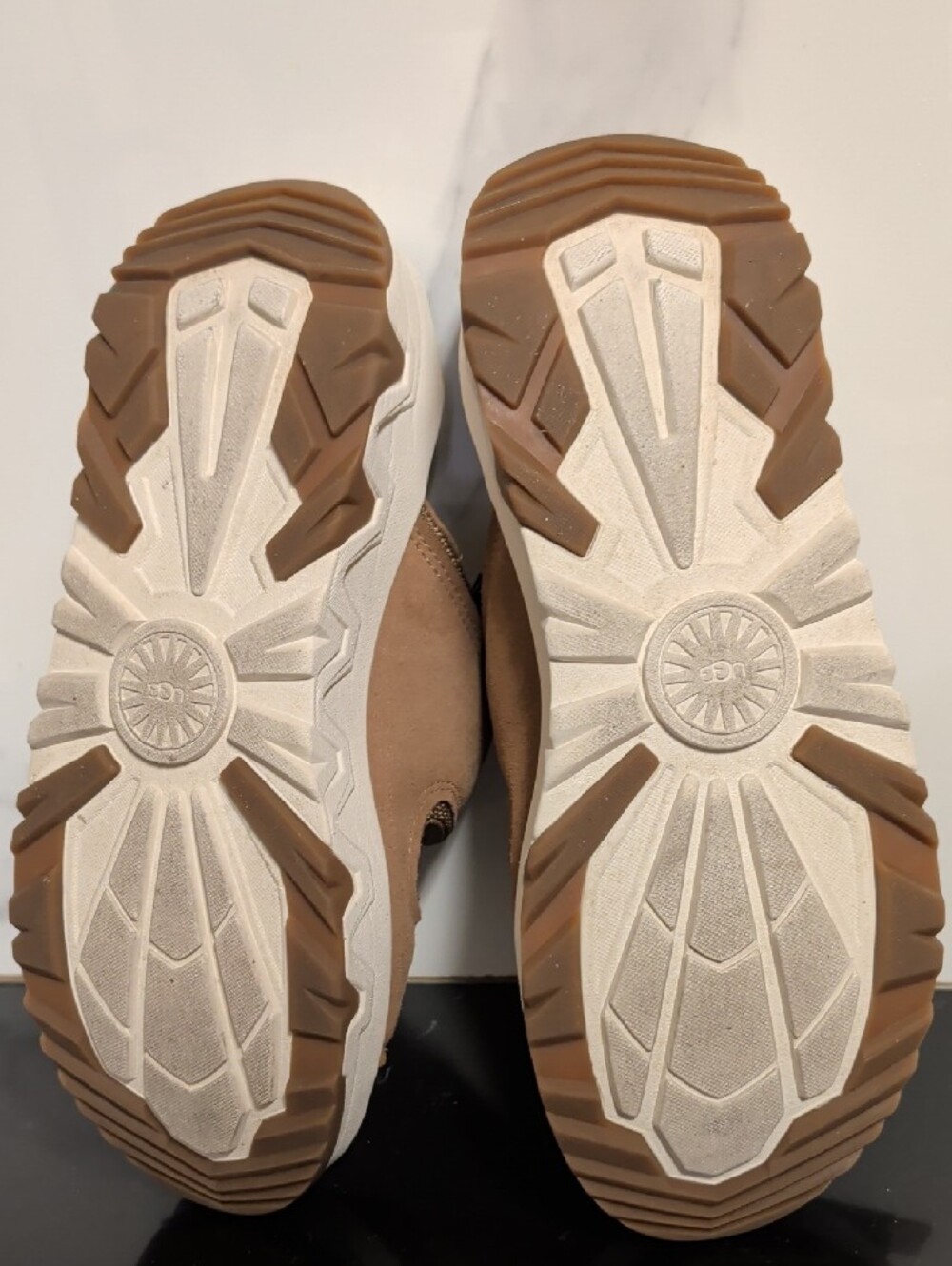 UGG® CapTrail Chestnut Suede Double-Strap Platform Sandals Size 9 Used Exc - Picture 7 of 8